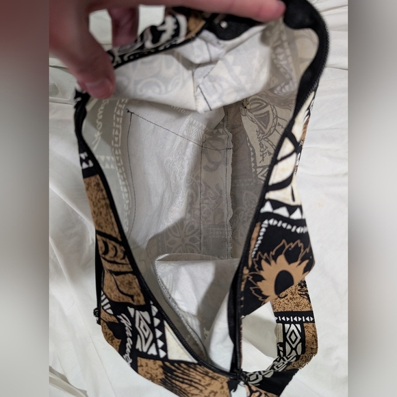 Maui Island Hawaiian Print Zipered Shoulder Crossbody Bag - Black, Brown, Cream - Picture 3 of 4
